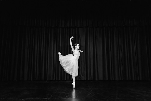 591A8925-Edit-SharpenAI-motion-1