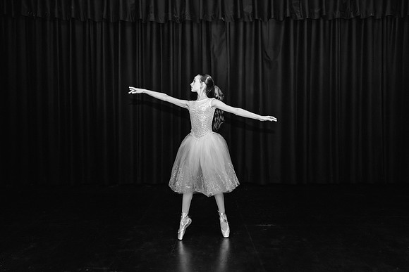 591A8954-Edit-SharpenAI-motion-1